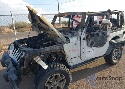 2013 Jeep Wrangler Rubicon z USA, uszkodzony, nr VIN 1C4HJWCG5DL530531